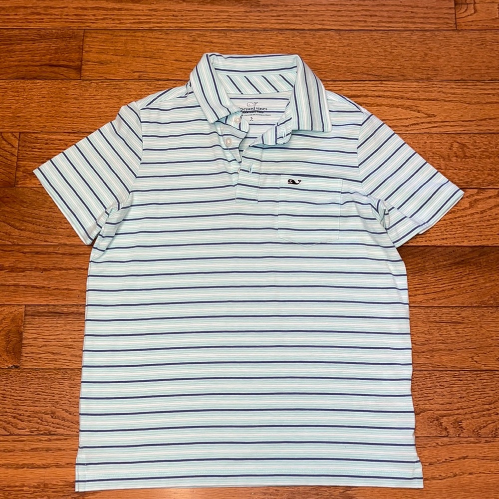 Boys Youth small vineyard vines shirt